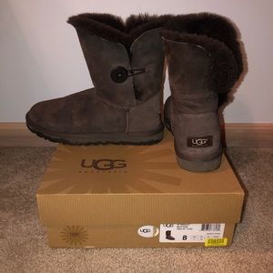 Women’s UGG boots (pet free, smoke free home)